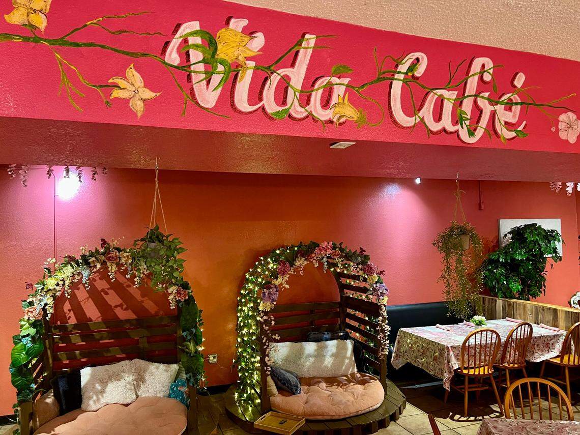 Vida Cafe offers vegan Itaklan dishes, coffees and baked goods near TCU in Fort Worth.