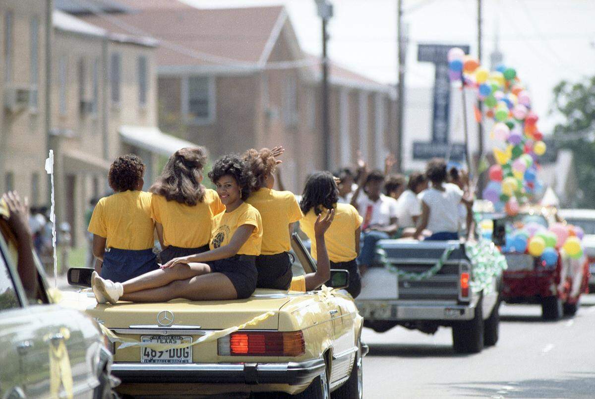 Juneteenth parade participants in Fort Worth in 1985.