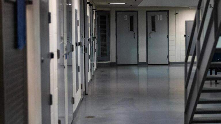 Tarrant County Jail inmate who reported feeling sick dies at JPS, Sheriff’s Office says