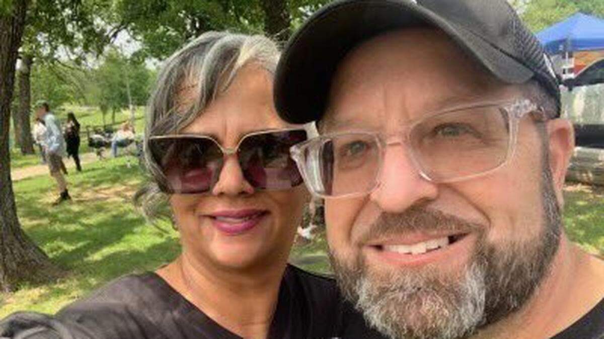 Fort Worth police officer Robert Fenner (right) died Friday after a battle with colorectal cancer.
