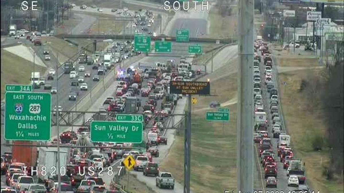 Police said all lanes were closed at the Sun Valley exit on East Loop 820 in Fort Worth after MedStar said seven vehicles were involved in a crash on the freeway about 4:30 p.m.
