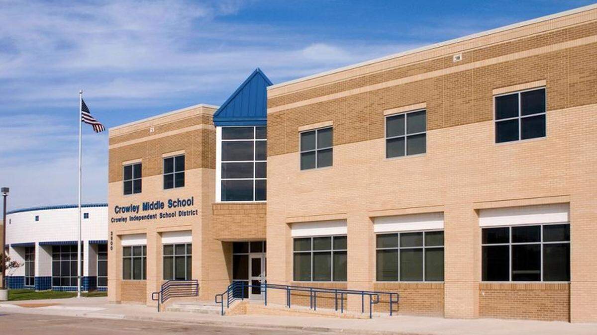 An exterior photo of Crowley Middle School