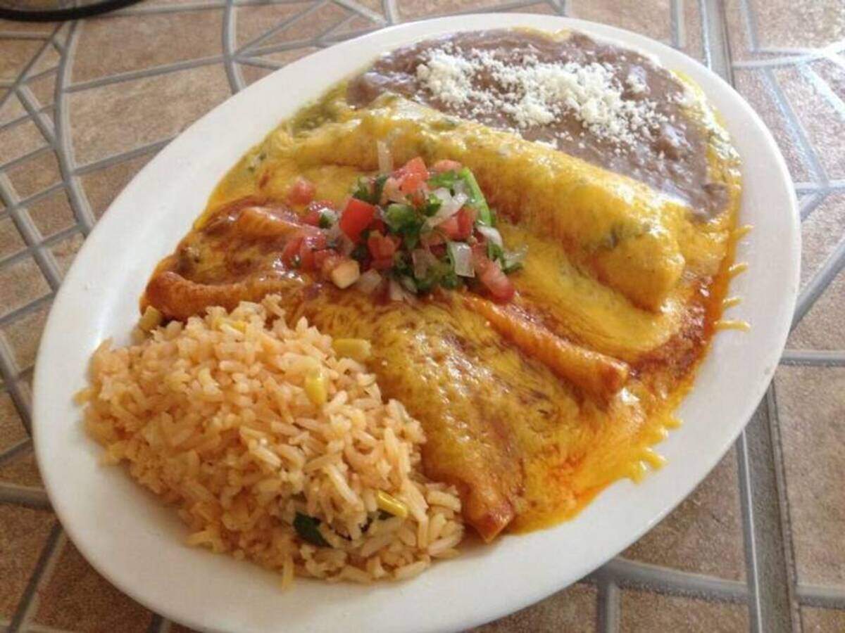 A combination plate at La Rueda in east Fort Worth.