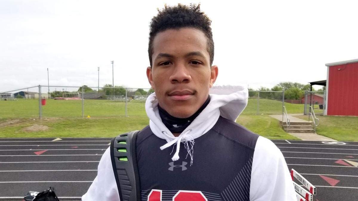 Four-star defensive back Jeffery Carter (pictured) and three-star wide receiver Monterren Parks have transferred out of Aledo, Bearcats head coach Steve Wood told the Star-Telegram.