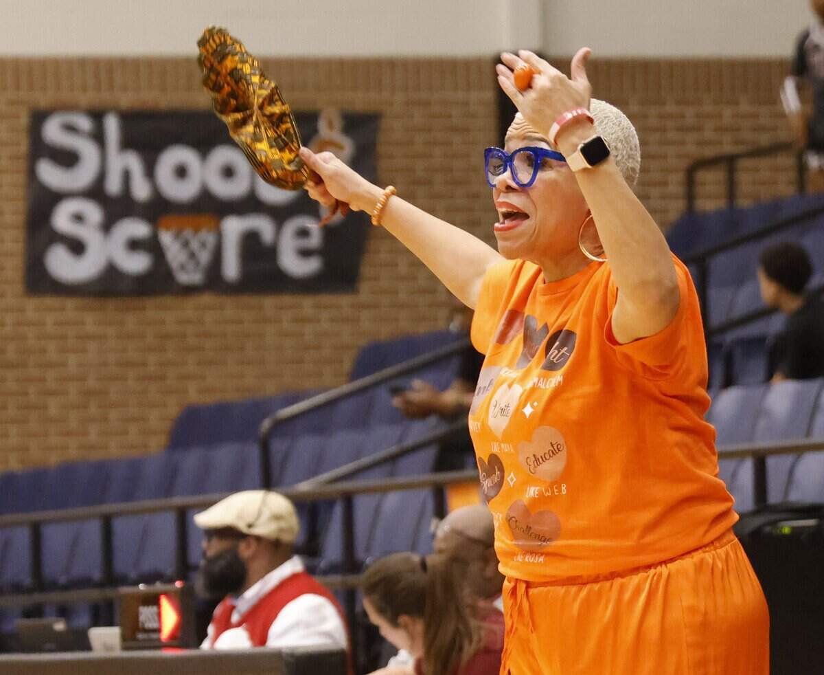 Mansfield Summit head coach Amy Gillum attempts to get the attention of an officials during the first half of a UIL girls basketball game against Mansfield Timberview at Mansfield Timberview High School in Arlington, Texas, Tuesday Feb. 10, 2026.