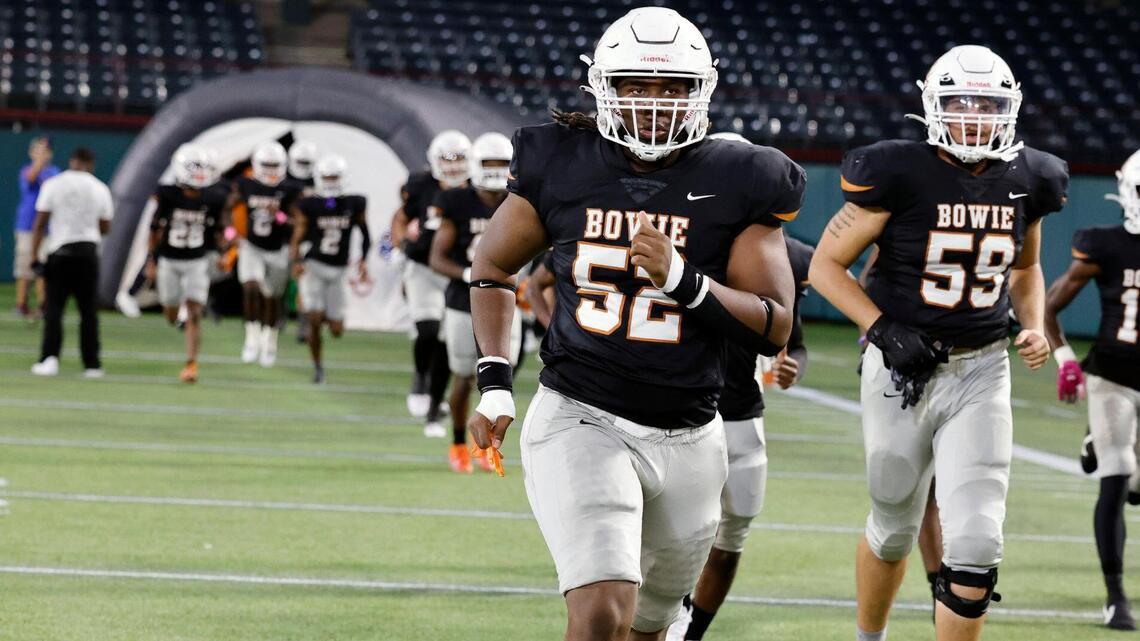 As Texas debates school vouchers, plan faces a big opponent: high school football