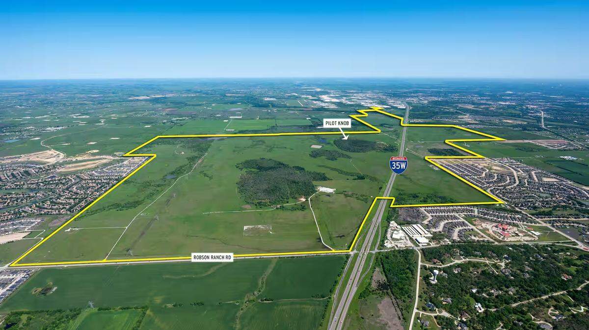 The boundaries of Landmark, Hillwood’s newest, 3,200-acre mixed-use development near Denton. Construction on first pocket of thousands of future homes is set to begin this fall.