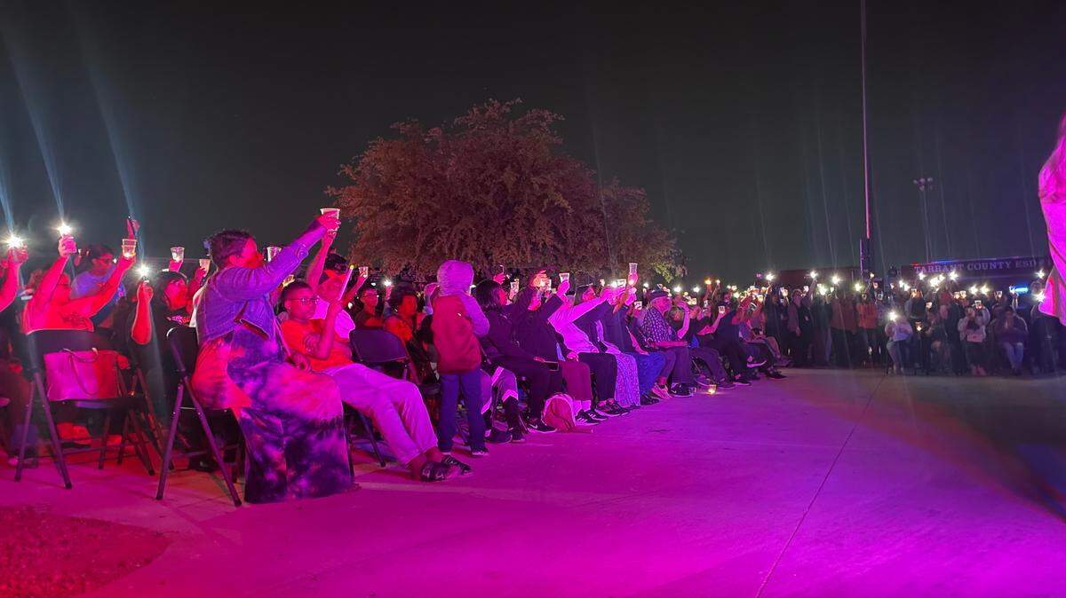 Messages of outrage and grief as hundreds gather to honor missing 6-year-old Everman boy