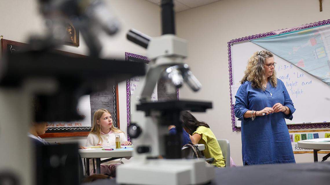 Teacher Kim Peck teaches a elementary science class at Science, Etc. on Tuesday, Sept. 9, 2025, in Fort Worth. The organization offers supplemental Biblical-based classroom instruction for home-schooled children with numerous different subjects for parents to choose from.