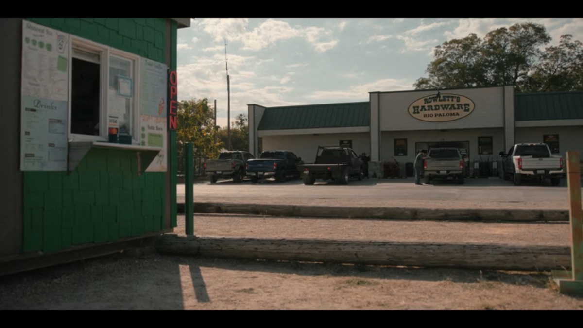 Rowlett’s Hardware in Grandview appears in “Dutton Ranch” season 1, episode 4.