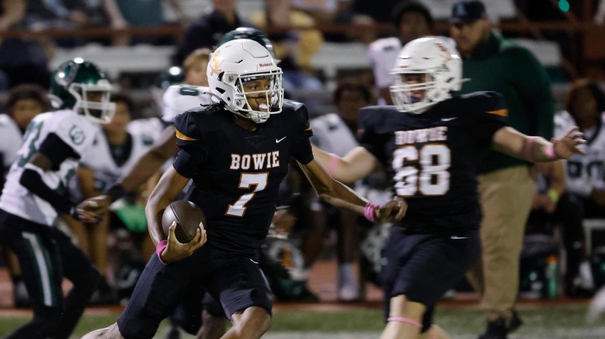 Bowie quarterback Larry Nichols (7) is a nominee for the Fort Worth-area Player of the Week.