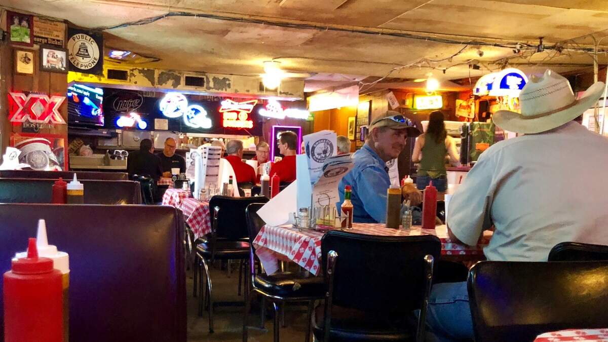 The Smoke Pit opened just east of downtown Fort Worth in 1961. It closed in September, but its spirit will live on in a revived Sammie’s Bar-B-Q, scheduled to open on Belknap Street in October.