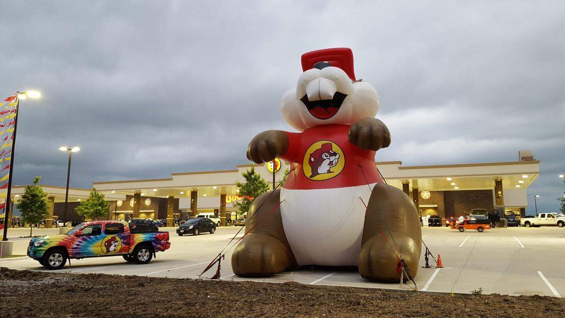 An inflatable beaver greeted shoppers when Fort Worth’s Buc-ee’s opened in 2016.