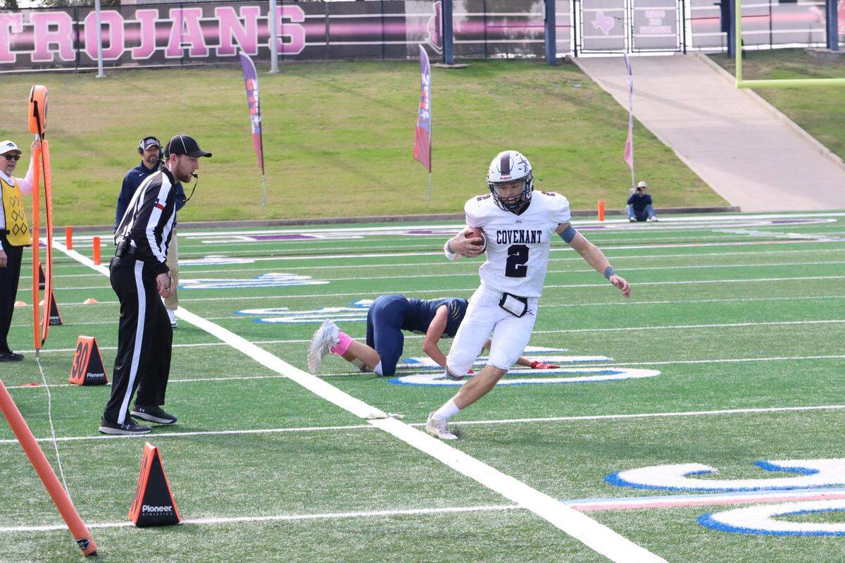 Fort Worth Covenant Classical’s Malachi Brown (2) tight ropes the sideline against Huntsville Alpha Omega in the TAPPS Six-Man Division II Championship game on Thursday, Dec. 5, 2024 at Waco ISD Stadium in Waco, Texas.
