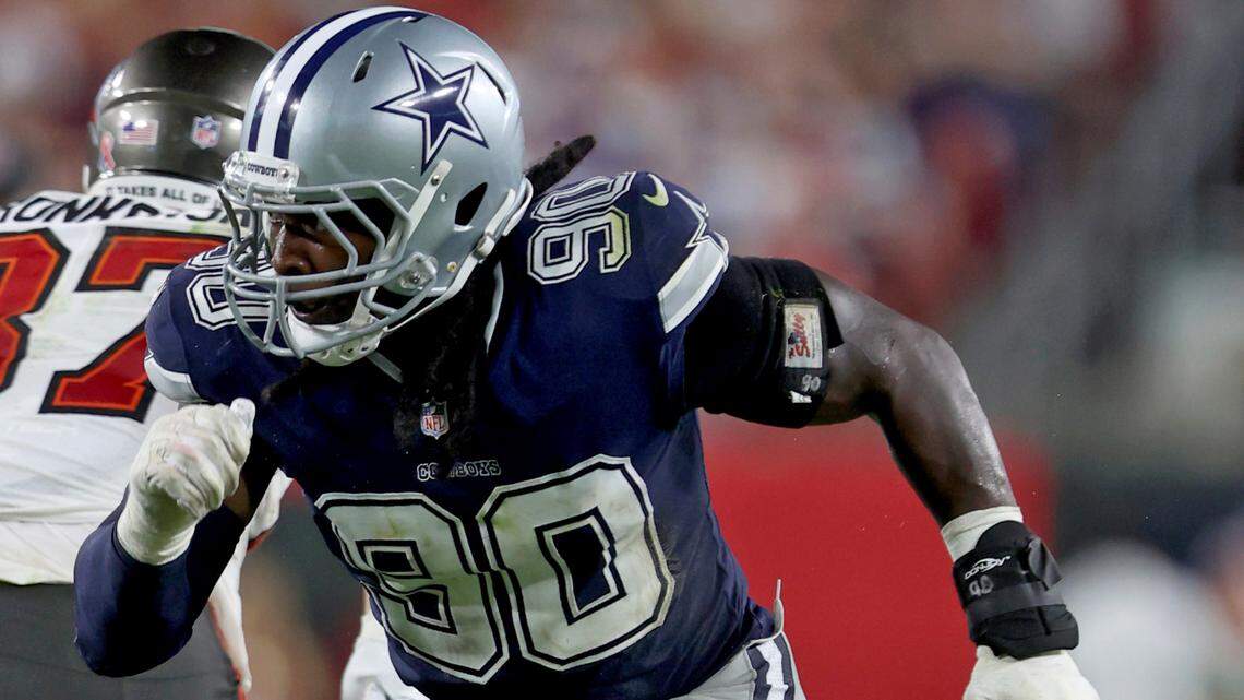 Dallas Cowboys defensive end DeMarcus Lawrence left Wednesday’s practice with a broken foot.