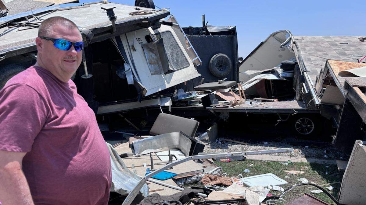 ‘Lord wrap your arms around me.’ Woman uses key fob to signal SOS after Texas tornado