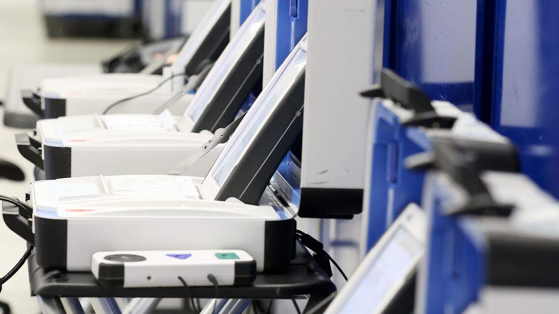 Tarrant County poll workers raise concerns with voting machines