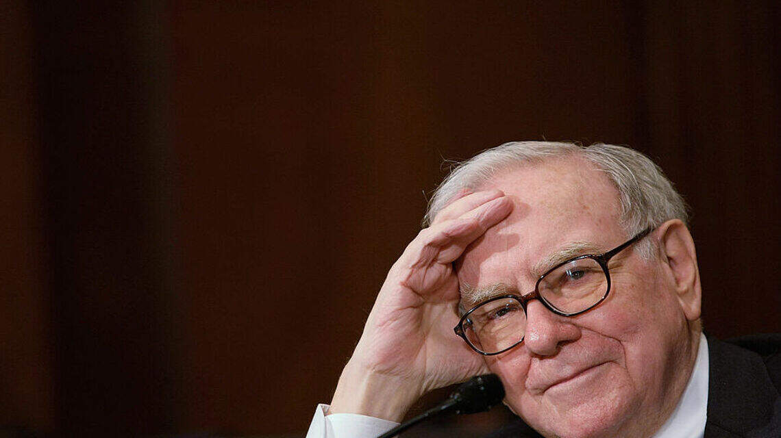 Warren Buffett’s Social Security Check Reveals the 3 Levers That Maximize Your 2026 Benefit