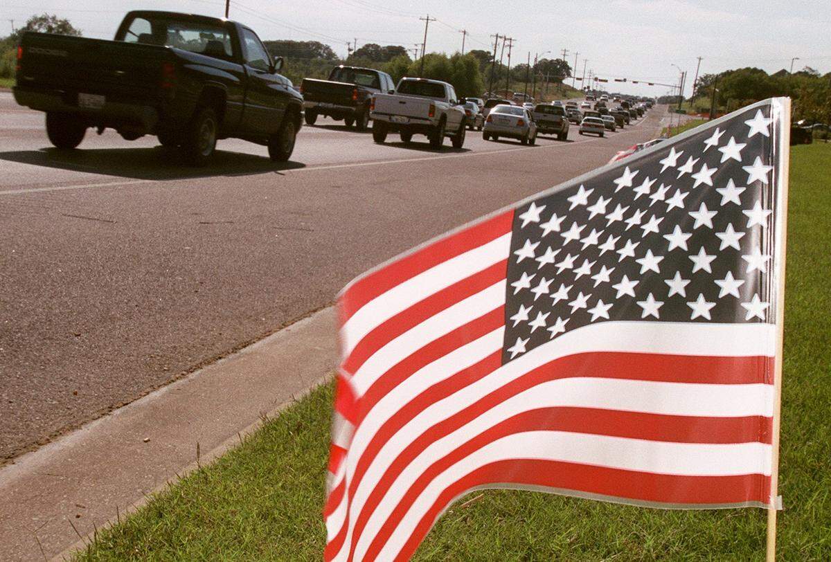 Flags line Southlake Boulevard at Southlake Town Square after the terrorist attack on Sept. 11.