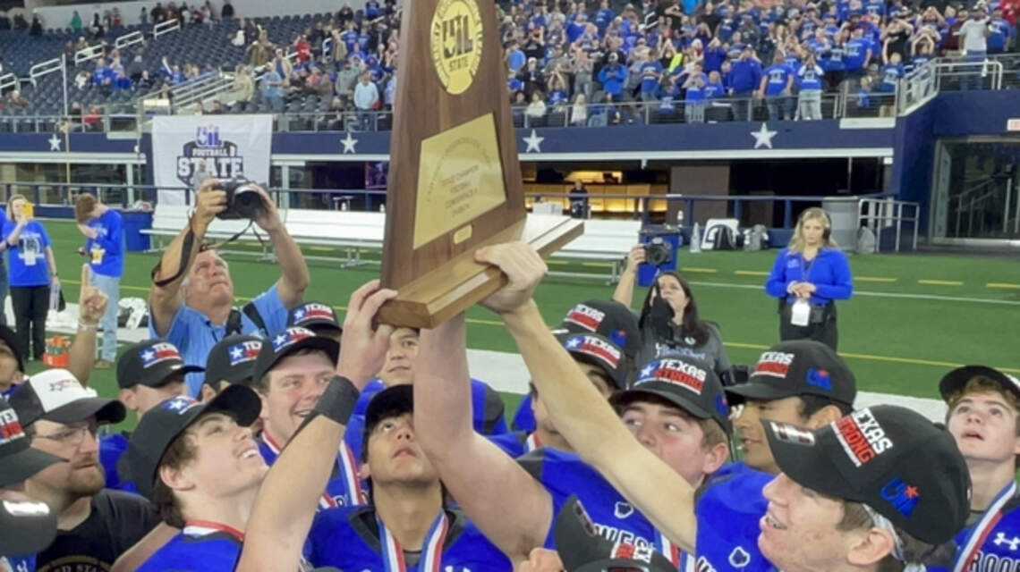 Westbrook wins back-to-back six-man state championships after rout over Abbott