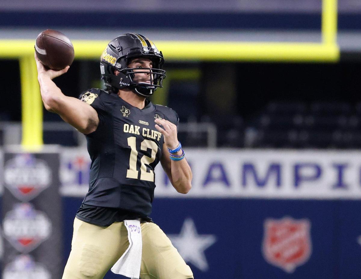 South Oak Cliff quarterback Carter Kopecky (12) tosses to the outside during the UIL 5A D2 State Championship football game at AT&T Stadium in Arlington, Texas, Friday, Dec. 20, 2024.