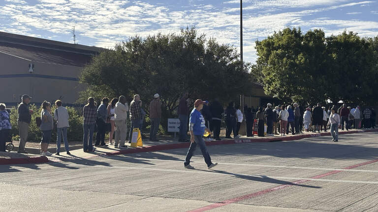 Early voting under way as candidates rally in Tarrant; wait times up to 2 hours