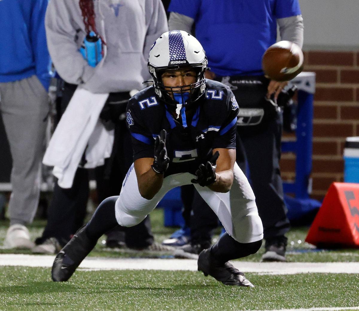 Mansfield Summit’s Joseph Williams grabs a catch in the first half of a UIL football game at Newsom Stadium in Mansfield, Texas, Friday, Nov. 03, 2023.