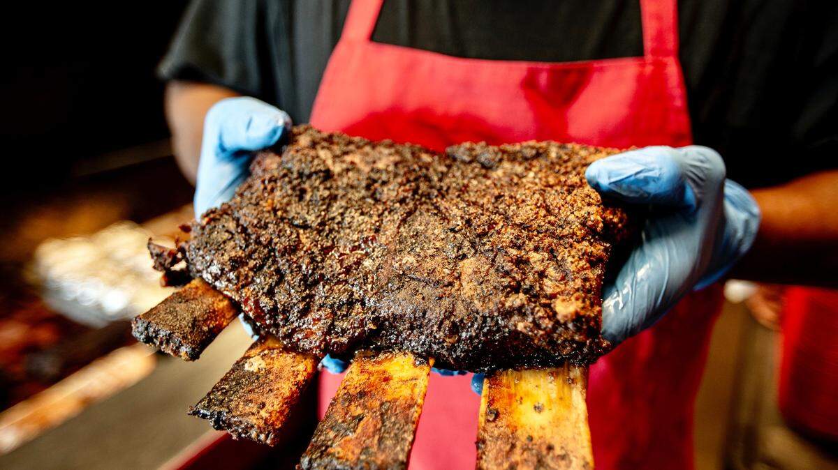 Beef ribs at Cooper’s in the Stockyards.