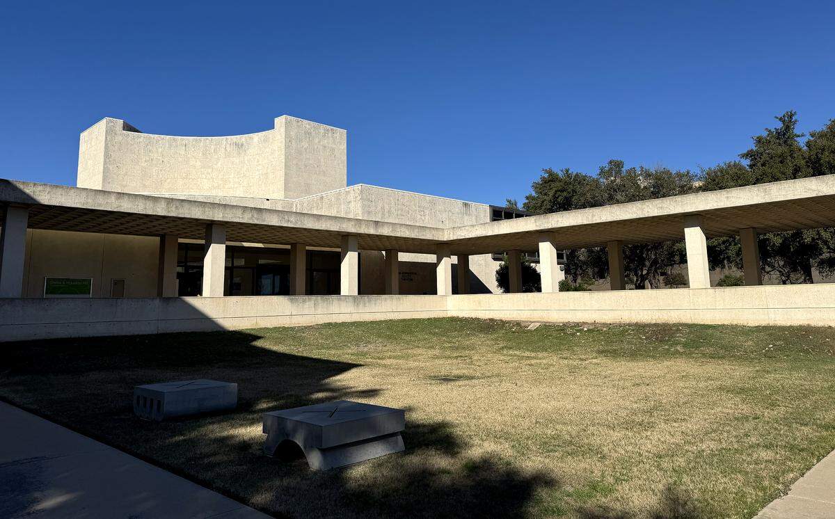 The Fort Worth Community Arts Center on Wednesday, Jan. 14, 2026. The 71-year-old building has been closed since December 2024 because of the need for major repairs and upgrades.