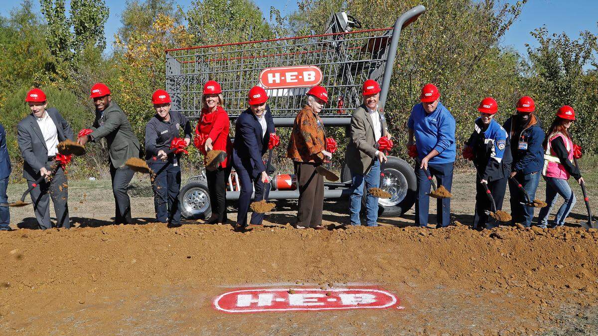 Euless and Bedford city officials break ground on Tarrant County’s third H-E-B on Thursday morning. The new store is expected to bring 600 jobs to the area.