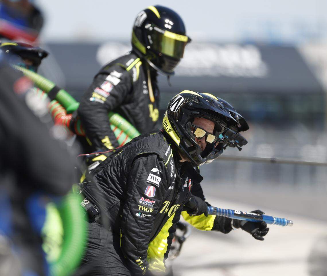 The pit crew waits for the Andretti car driven by Will Power (26) during the inaugural Java House Grand Prix of Arlington in Arlington, Texas, Sunday, March, 15, 2026.