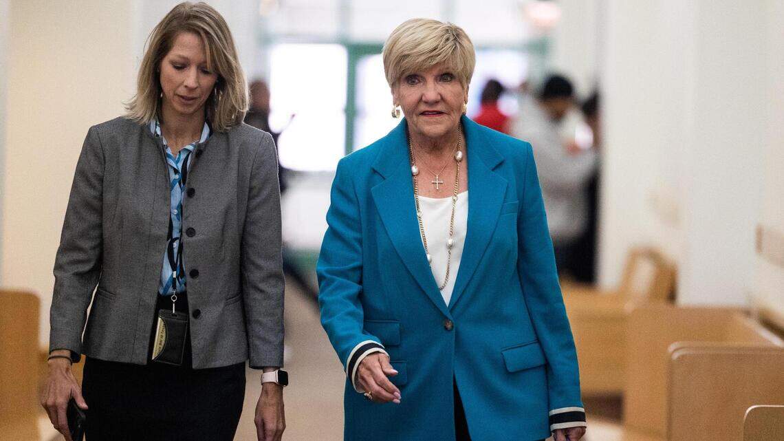 Ex-mayor, police chief testify at hearing about moving former Fort Worth officer’s trial