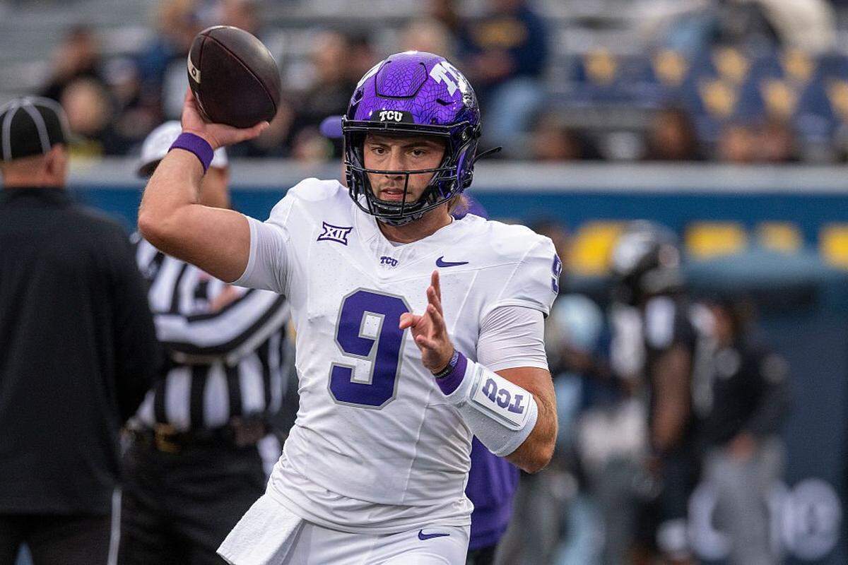 MORGANTOWN, WEST VIRGINIA - OCTOBER 25: Quarterback Ken Seals #9 of the TCU Horned Frogs warms up before a game at Milan Puskar Stadium against West Virginia Mountaineers on October 25, 2025 in Morgantown, West Virginia. (Photo by Brien Aho/Getty Images)