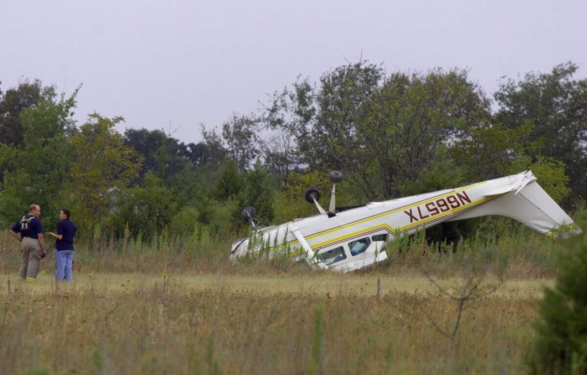 Aug. 26, 1999: A plane attempting to land on a private grass airstrip crashed in a field near South Carroll Avenue in Southlake. The pilot walked away with minor injuries.