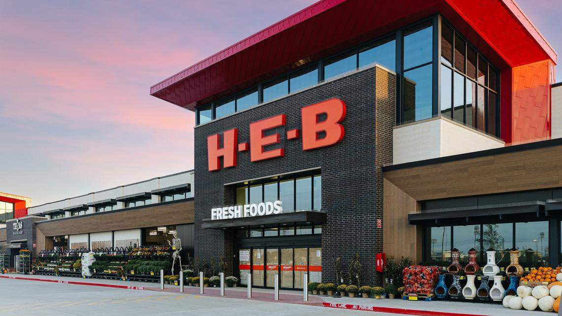 New H-E-B in Tarrant County is hiring 600 workers at a job fair this week
