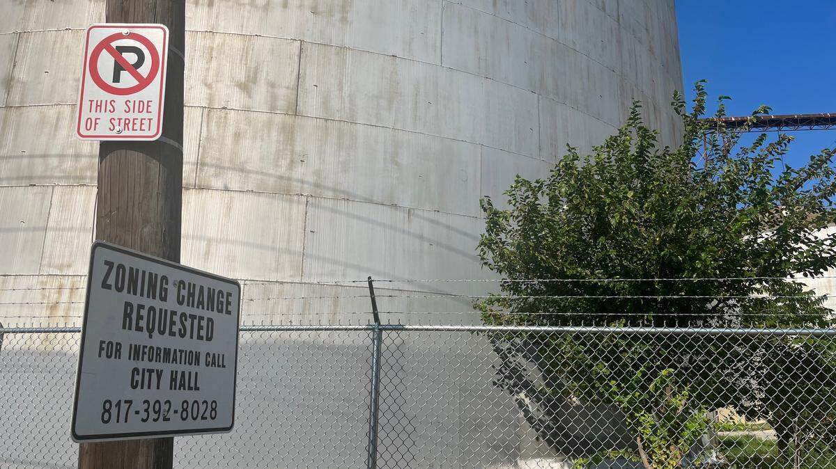 The city council will vote on September 16 on a permit request to use a concrete batch facility on a eight acre property on 2000 S. Main St. The concrete batch facility will be enclosed in a steel silo.