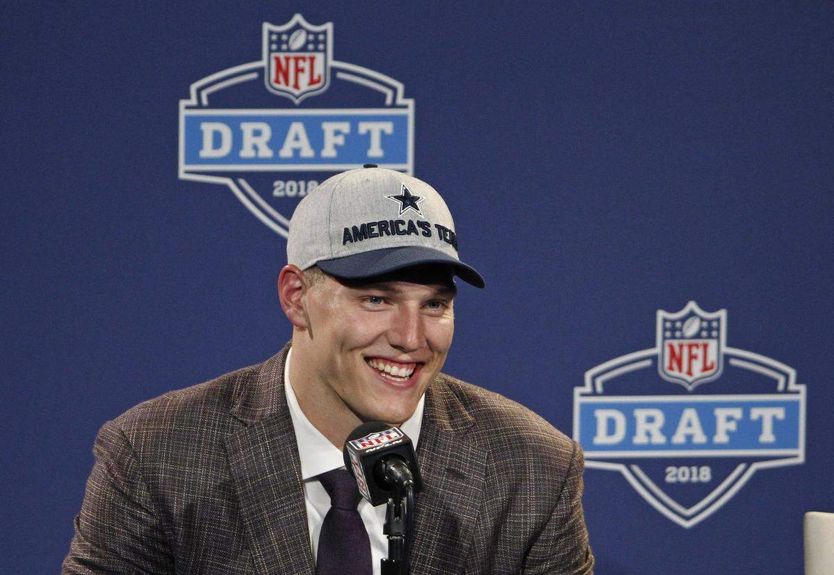 The Dallas Cowboys drafted Boise State linebacker Leighton Vander Esch in the first round.