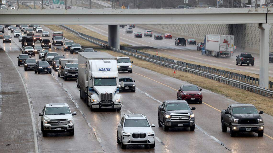Hundreds of crashes on icy roads in Fort Worth send at least 25 people to hospitals
