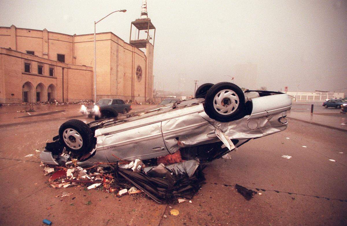A tornado on March 28, 2000, overturned car near the heavily damaged Calvary Cathedral International at 1600 W. Fifth St. on the east side of Trinity River. Two women who were in the prayer tower were untouched by the 100-mph winds that ripped away the tower’s walls. Today the site is The Braden on Fifth apartment building.
