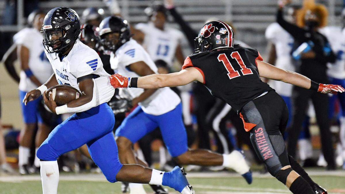 Mansfield Summit eliminated Colleyville Heritage from the playoffs for the second straight year. Summit on Friday night 21-9. Special/Bob Haynes