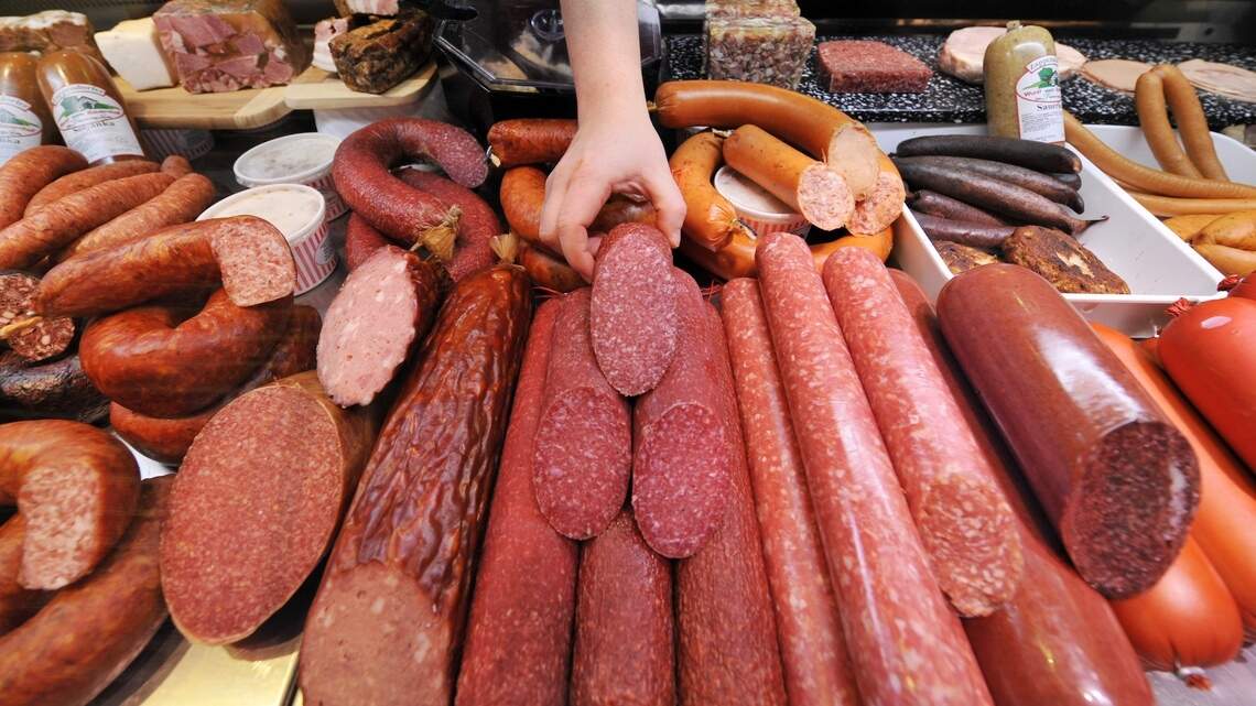 Study links processed red meat to a 13% higher dementia risk: 5 foods to avoid for better brain health