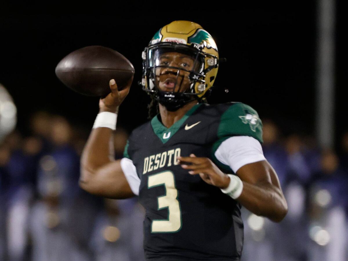 DeSoto quarterback Kelden Ryan (3) tosses a short completion during a District 11-6A football game at Eagle Stadium in DeSoto, Texas, Friday, Oct. 11, 2024.