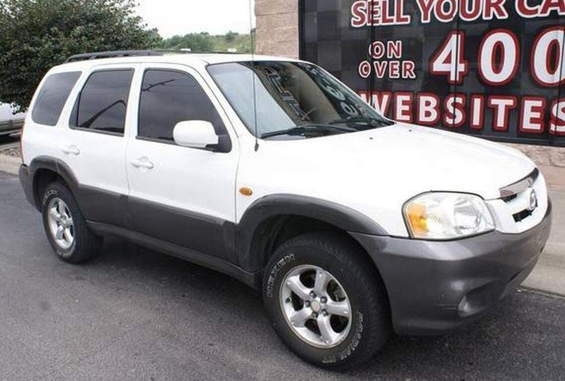 Stock photo of vehicle person of interest was seen in or might be driving.
