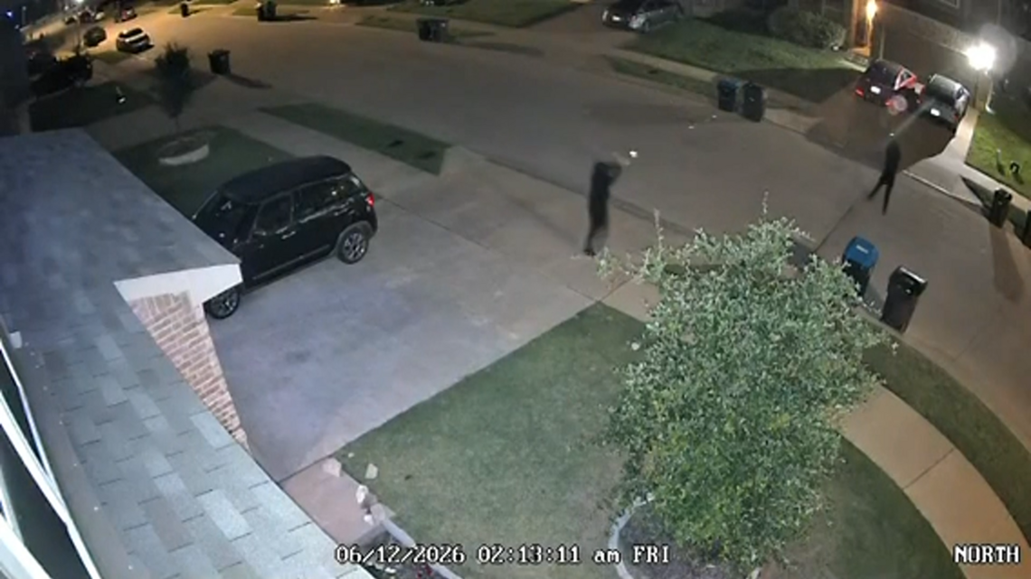 WATCH: Two suspects shoot into south Fort Worth home. Have you seen them?