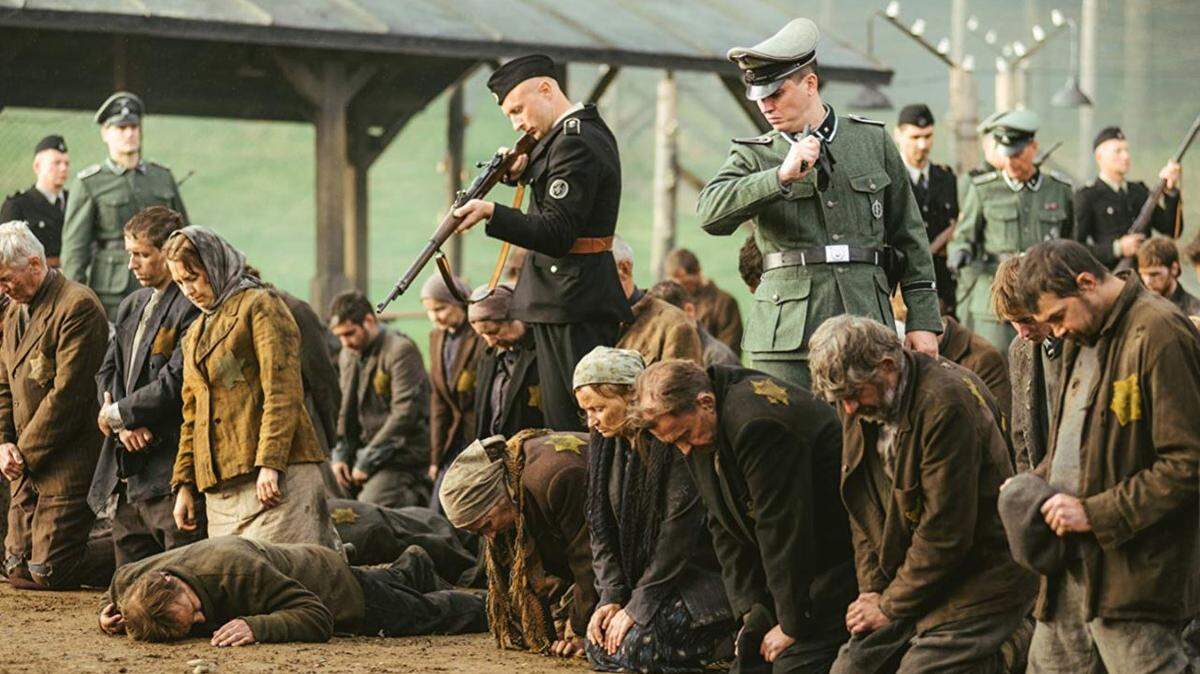 Una escena de la película "Sobibor" que narra la historia de una rebelión judía en un campo de concentración.