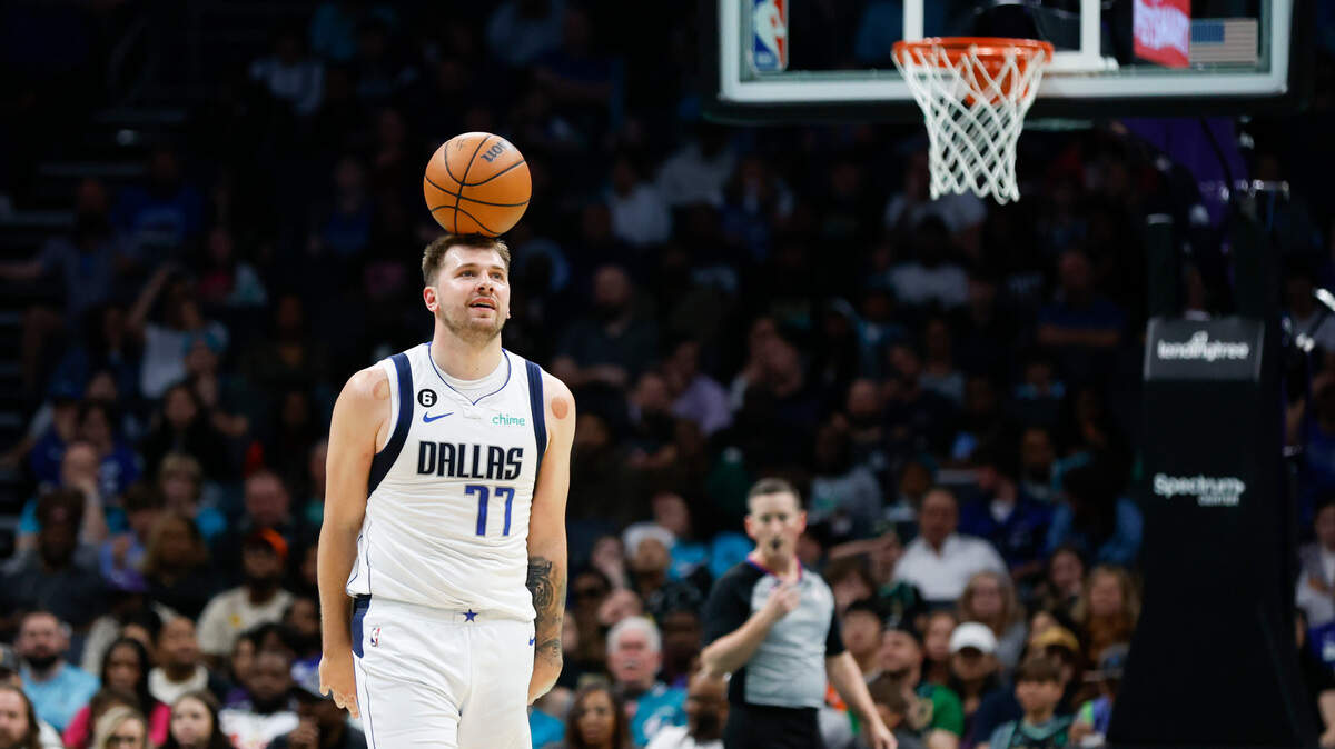The Dallas Mavericks lost on Sunday against Charlotte for the second time in as many games. Despite the presence of Luka Doncic and Kyrie Irving, it looks like the Mavs will miss the playoffs.