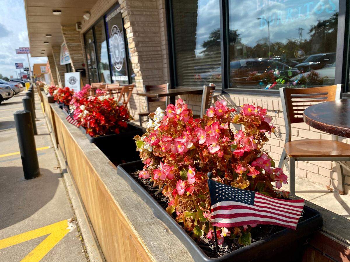 Josefina’s in River Oaks added tables and a planter box to make an attractive outdoor dining patio.