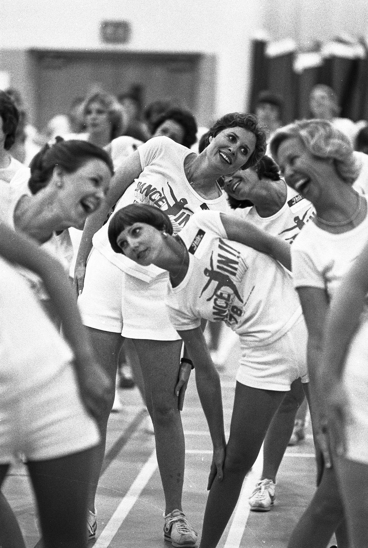 May 18, 1978: A Dance-In held at UTA was led by Jacki Sorenson, who originated aerobic dancing less than 10 years ago, with six students from the University of Texas at Arlington. More than 400 women and one man participated in the Dance-In. Participants wore bright yellow T-shirts with “I danced with Jacki!” on the back.