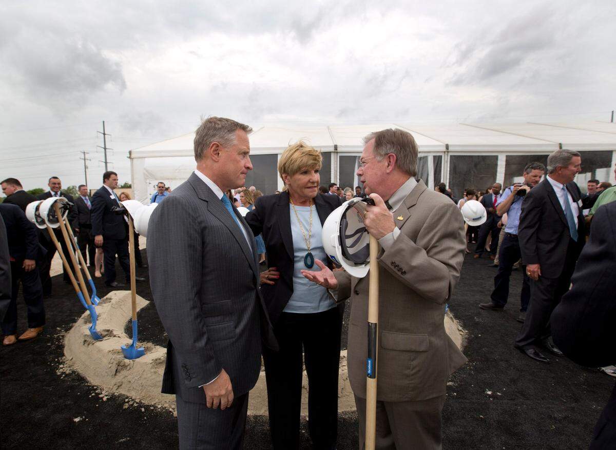 July 7, 2015: Ross Perot Jr., left, talks with Fort Worth Mayor Betsy Price and Tarrant County Judge Glen Whitley after the groundbreaking for Facebook’s new data center at Alliance in north Fort Worth.