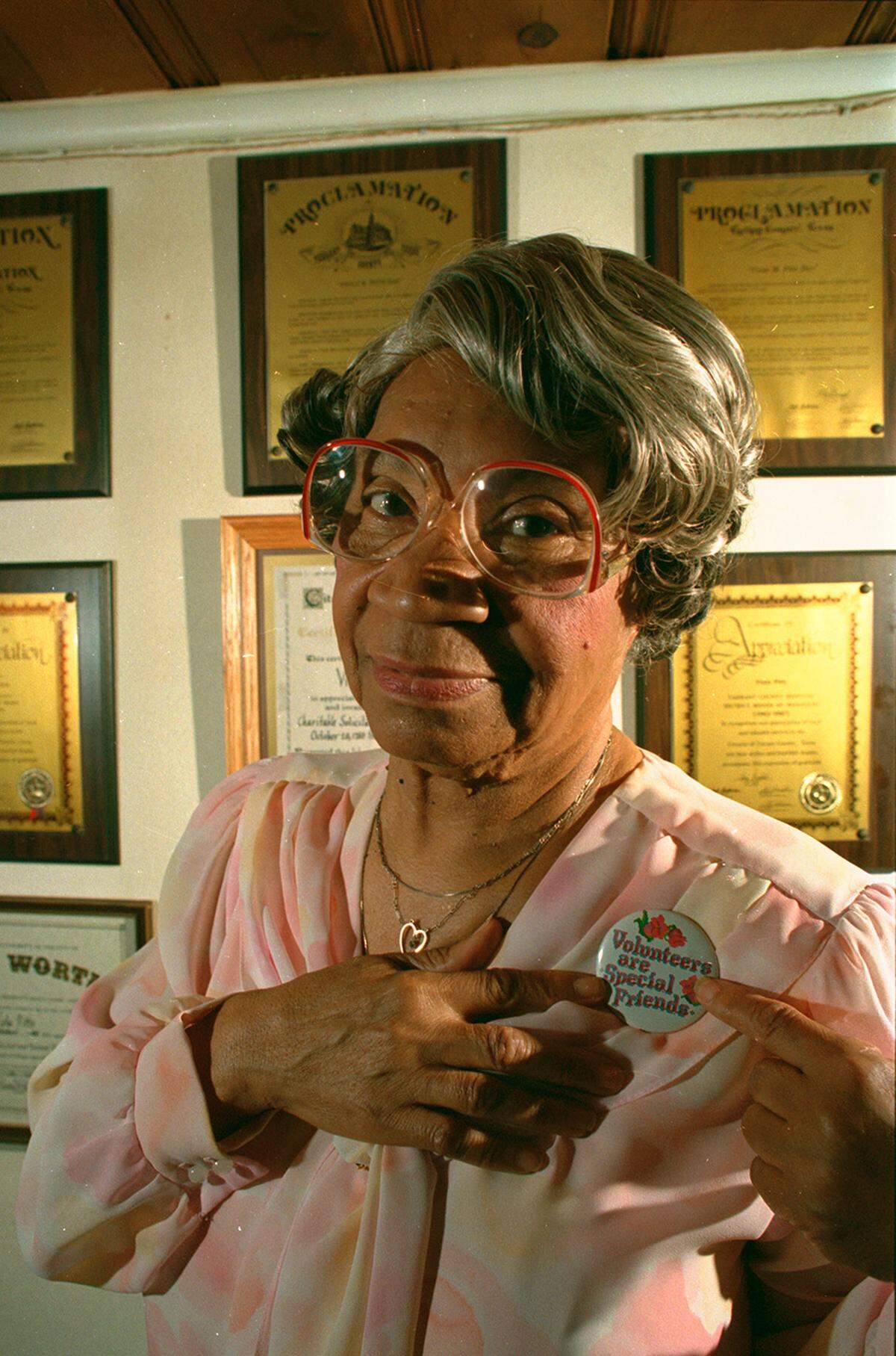 Viola Pitts, precinct judge and “Mayor of Lake Como,” April 28, 1989.